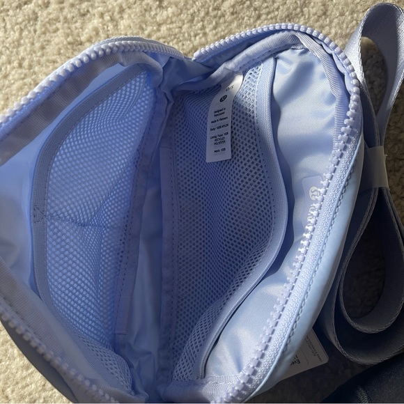 Lululemon Everywhere Belt Bag Pastel Blue - Picture 4 of 4
